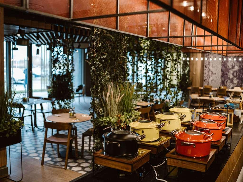 Ibis Styles Sibiu Arsenal Hotell Restaurang bild